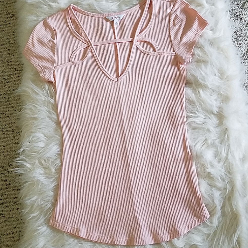 Short sleeved top